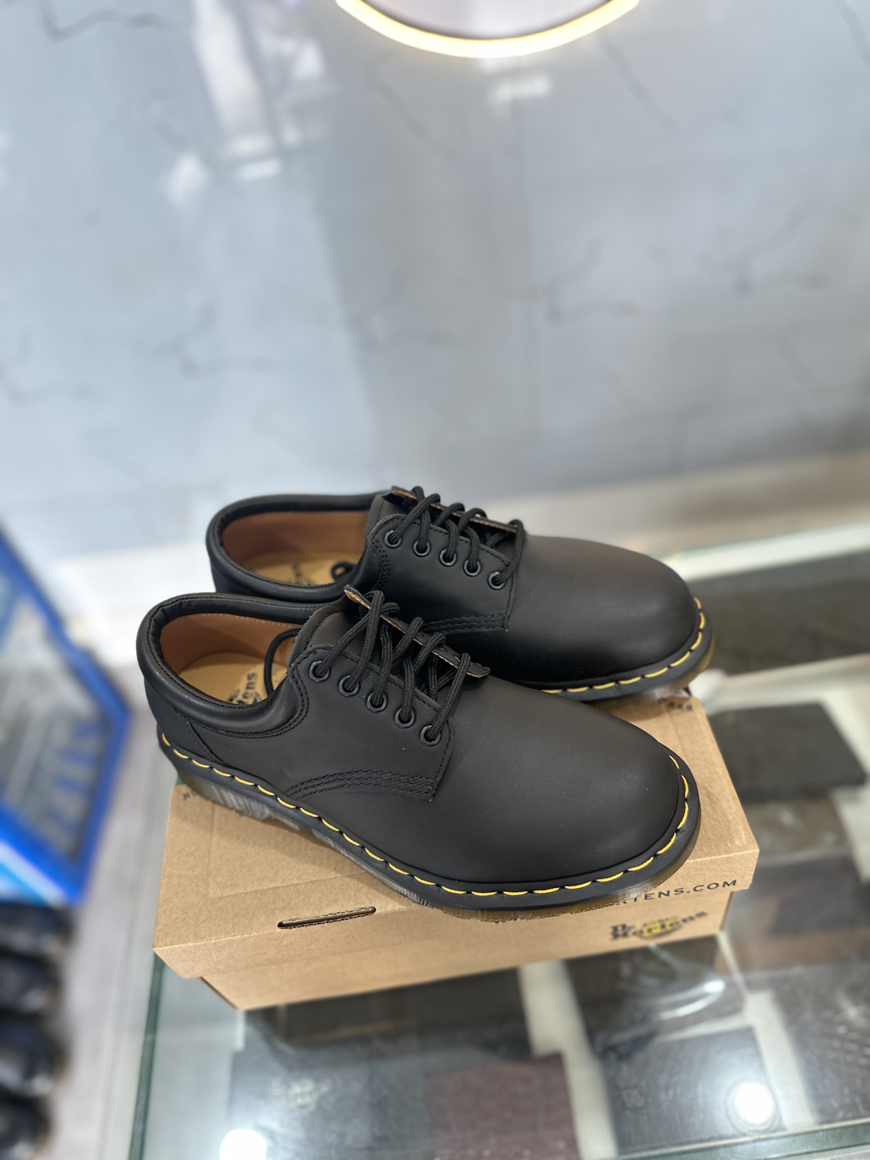 Giới Thiệu Về Mẫu Giày Dr. Martens 8053