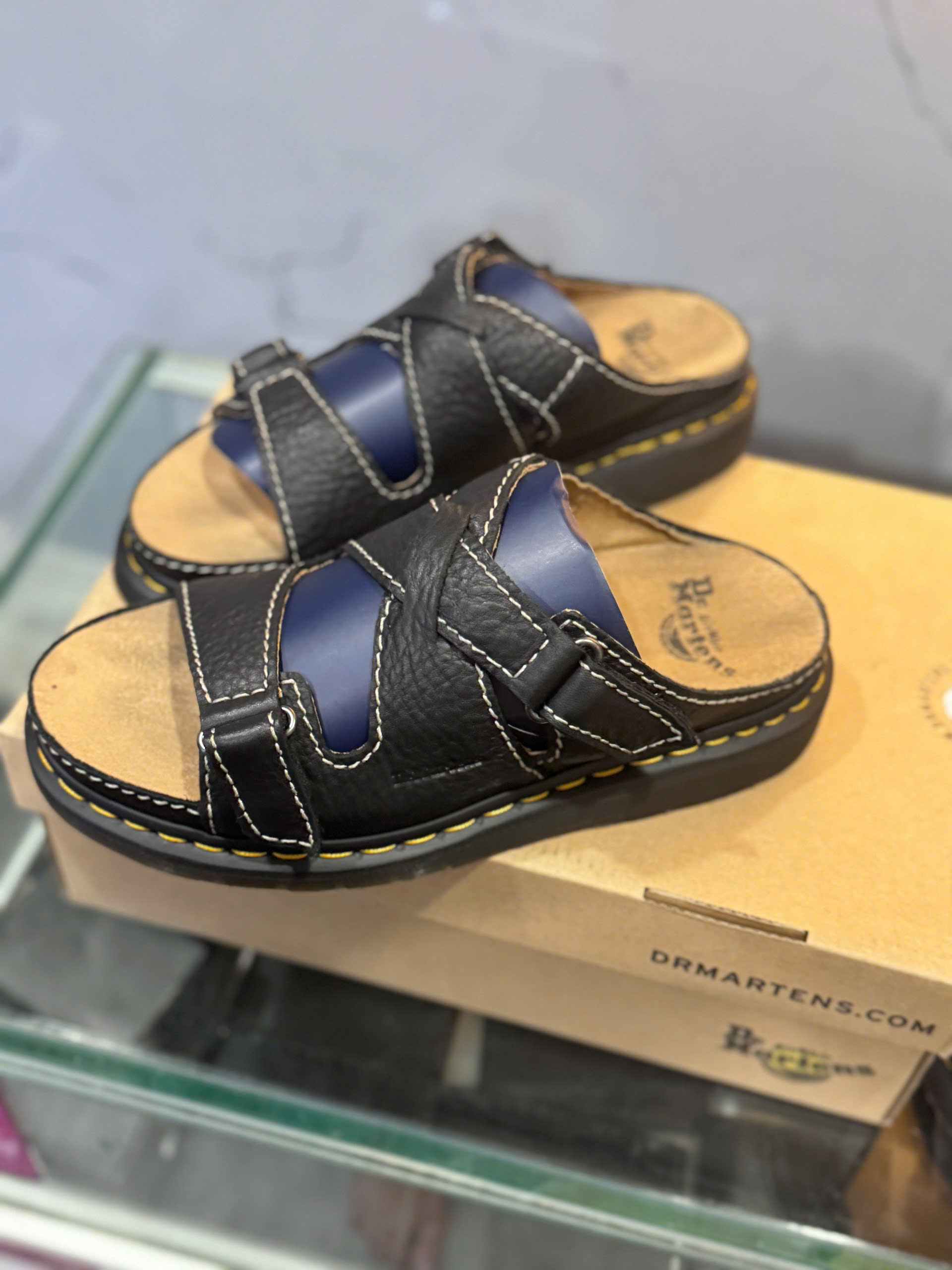 Dép Dr. Martens Dull 2020 chính hãng