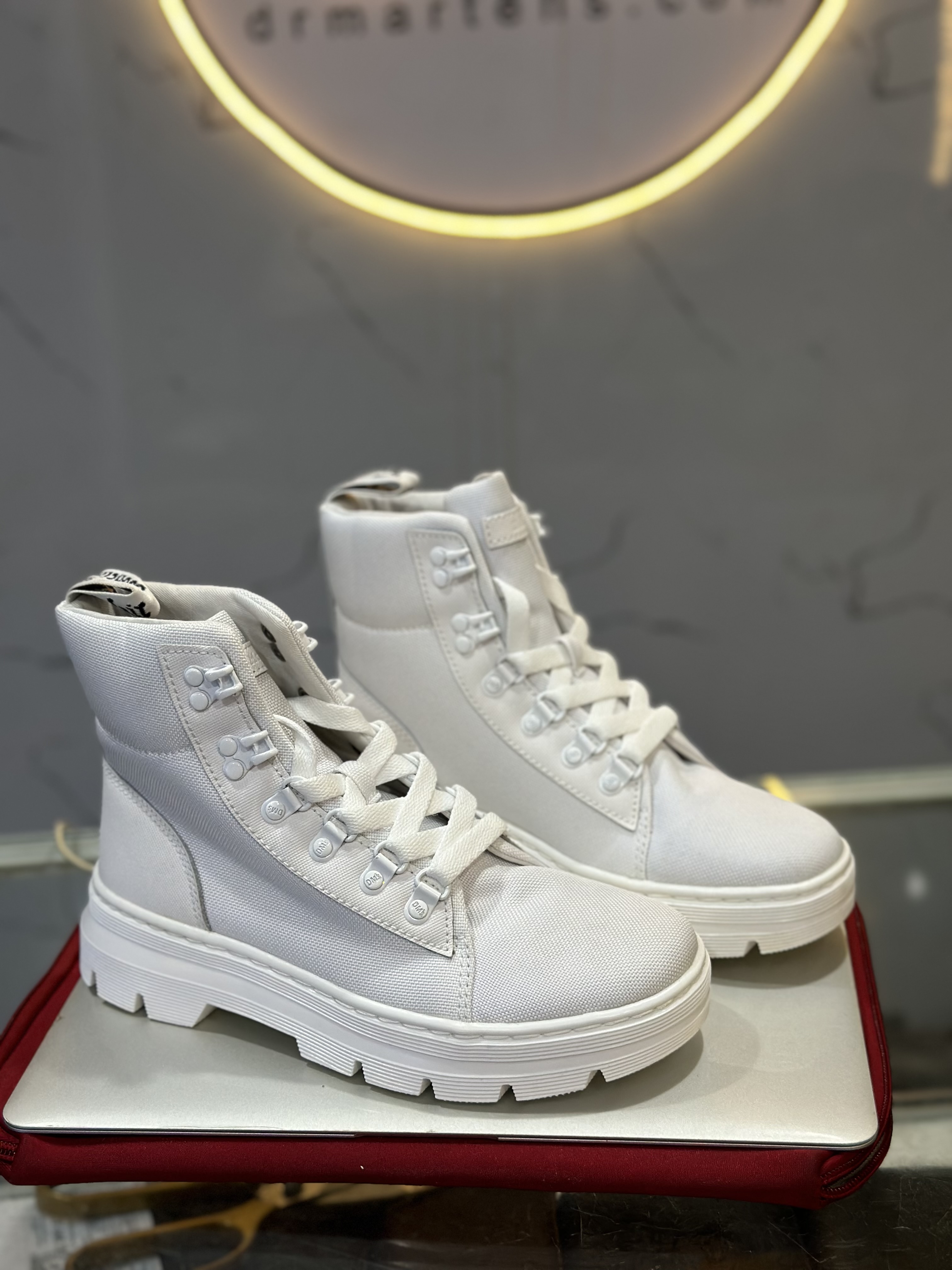 giay-dr-martens-bonny-white-chinh-hang