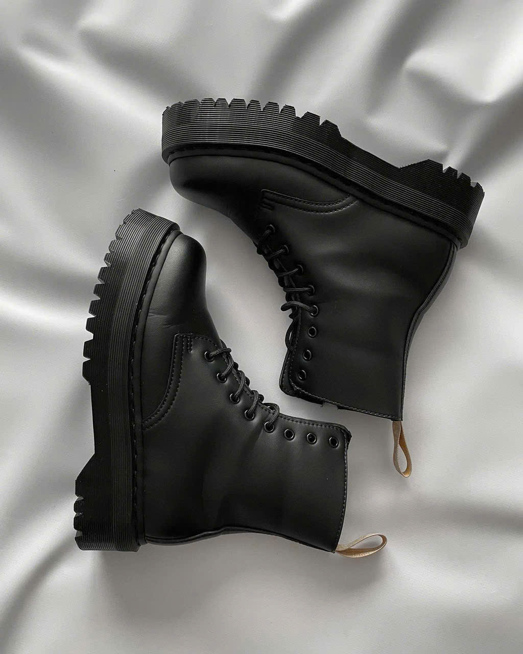 HỆ THỐNG HOÀNG PHÚC – NHÀ PHÂN PHỐI ĐỘC QUYỀN DR. MARTENS TẠI VIỆT NAM