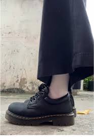 Cách buộc dây giày Dr. Martens Chính Hãng