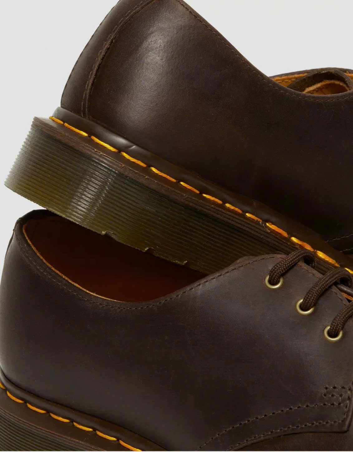 Vì Sao Giày Dép Dr. Martens Không Có Size 40 Và 44 EU? Sự Thật Khiến Nhiều Người Mua Nhầm Hàng Giả